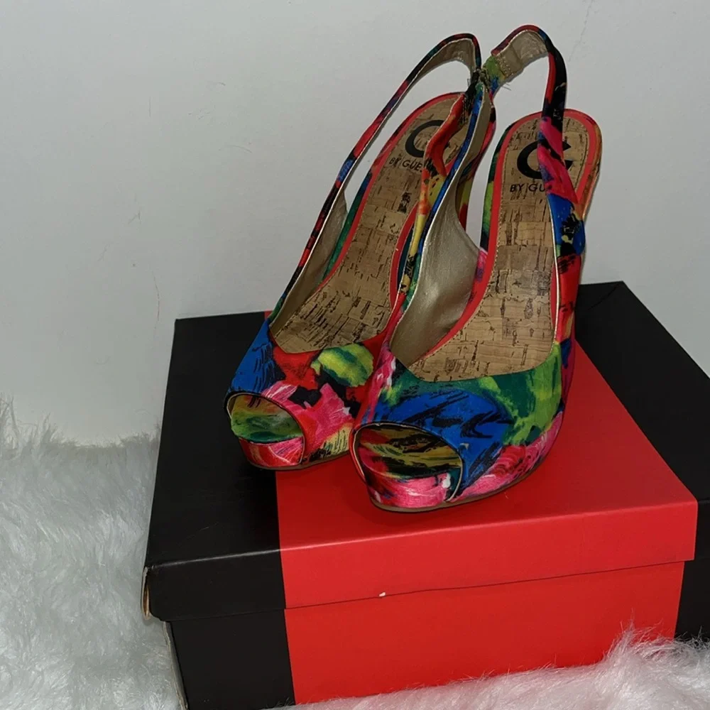 GUESS Colorful Abstract Print Peep Toe Slingback Heels
